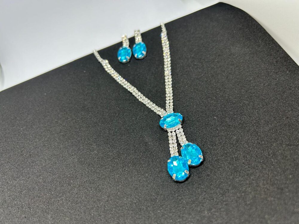 Radiant Elegance Layered Necklace Set - Image 3